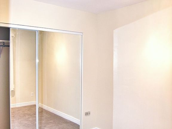 4th image of 2534 Crescent St APT 2