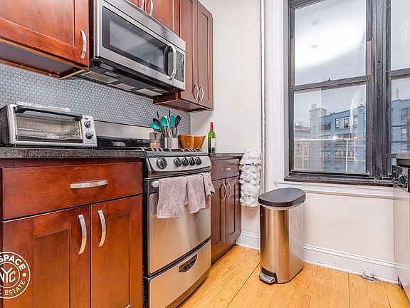 4th image of 41 Jefferson Ave APT 17