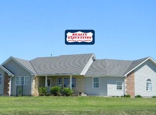 15836 Mandy Ln, Wamego, KS 66547