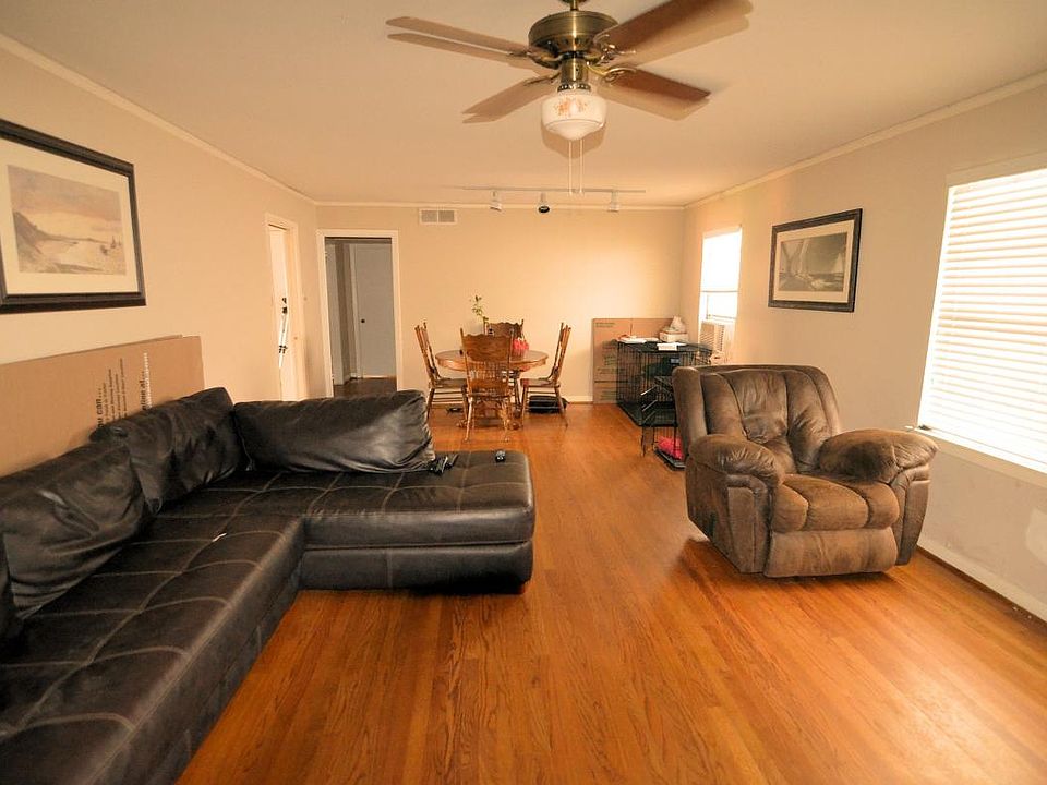 1st image of 4714 Oakshire Dr APT 3