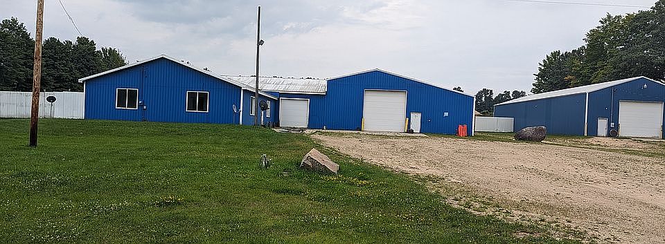 1st image of 1240 E Houghton Lake Rd