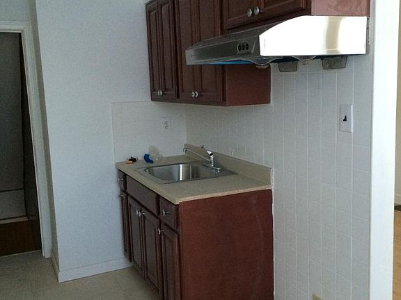 4th image of 4431 Vista St
