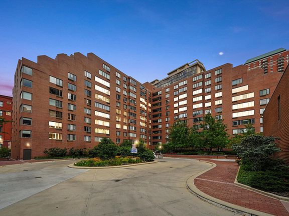 2nd image of 801 S Plymouth Ct APT 807