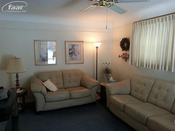 2nd image of 1420 Blackberry Ln