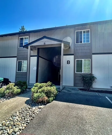 1628 Trenton Ave — Photo 1