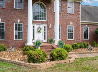 499 Crazy Doe Rd, Lexington, TN 38351