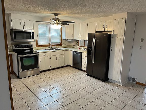 5th image of 170 Southcrest Ave