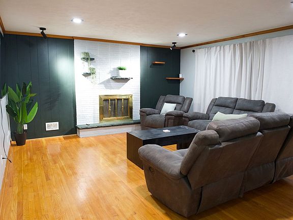 4th image of 2136 S 49th St