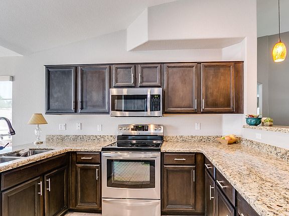 3rd image of 4821 W Taro Dr