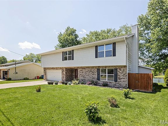 2nd image of 85 Sunray Dr