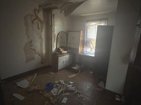 5th image of 3424 Jasper St