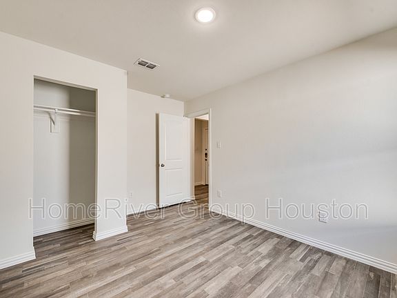 3rd image of 5513 Bacher St