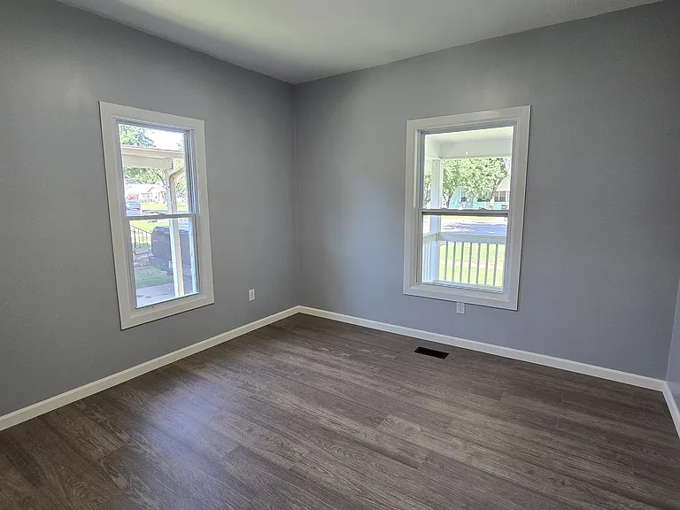 1202 N Summit St — Photo 10