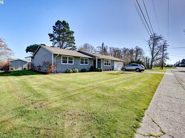 165 NW 1st St, Warrenton, OR 97146