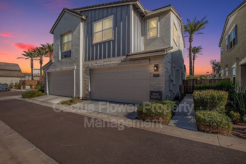 1st image of 1277 W Bluejay Dr