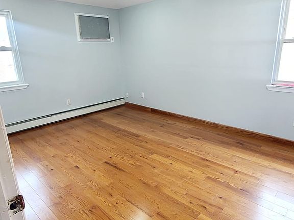 5th image of 11930 164th St
