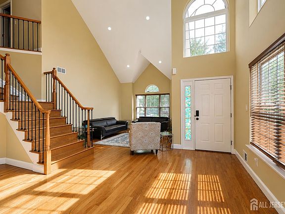 5th image of 5 Johnson St