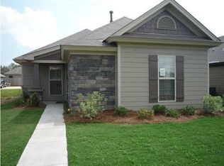 147 Grand Park Dr, Deatsville, AL 36022