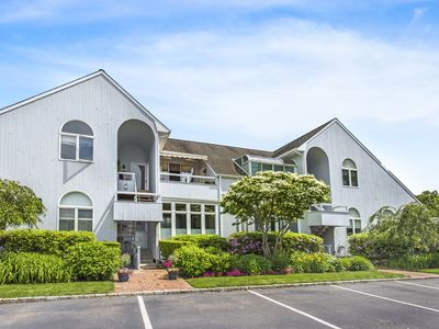 400 Noyack Rd APT E5, Southampton, NY, 11968