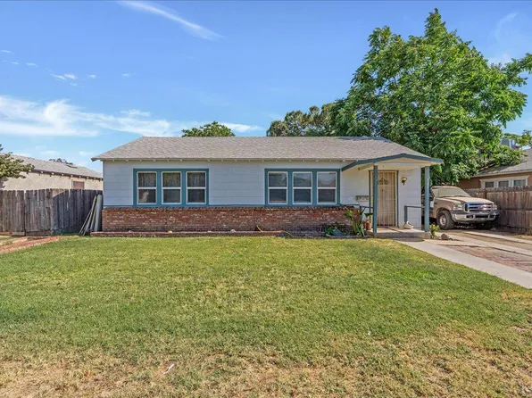 721 E Ivy St, Hanford, CA 93230
