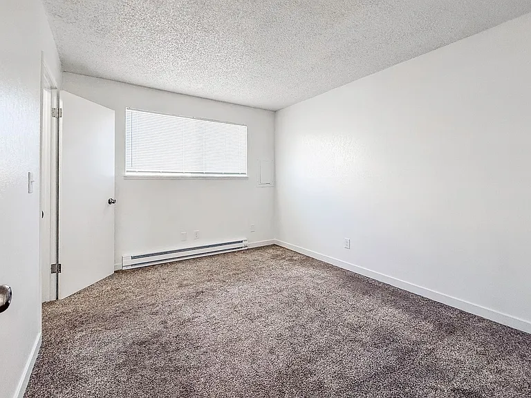 Tahoma Park Apartments — Photo 12