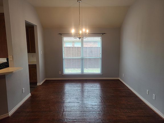5th image of 8006 Amesbury Ln