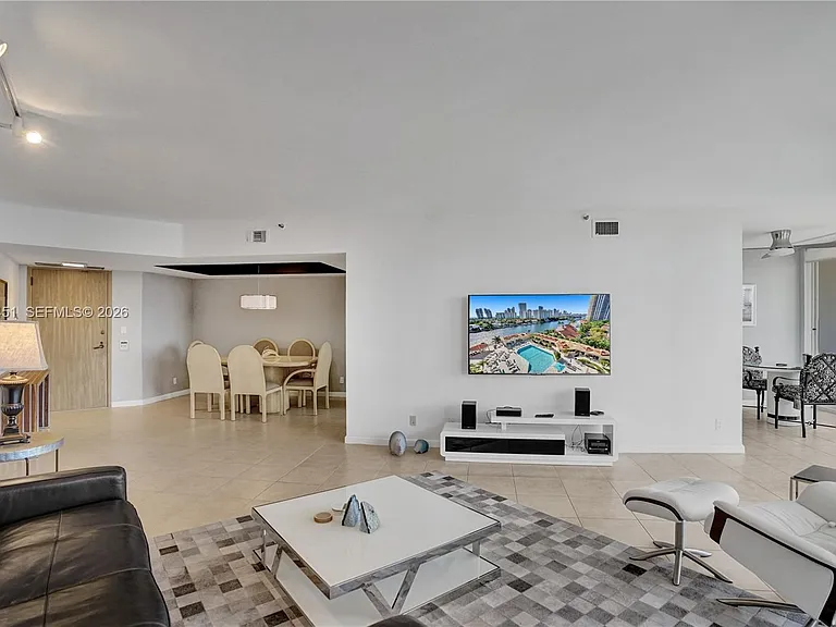 19667 Turnberry Way #9B — Photo 20