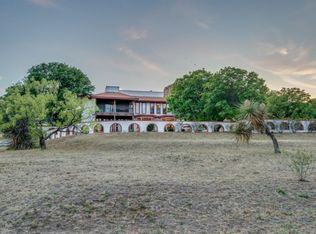 3 Stirrup Ln, Ransom Canyon, TX 79366