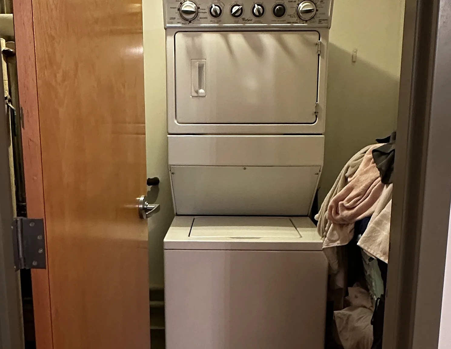 1 bed, $3,000 — Photo 1