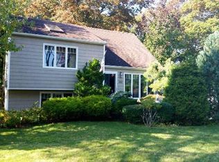 112 Pequot Ln, East Islip, NY 11730
