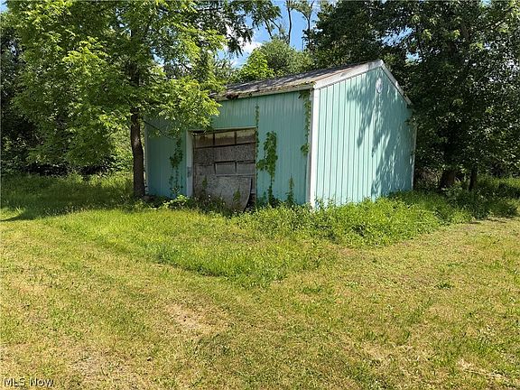 4th image of 202 16th St NE