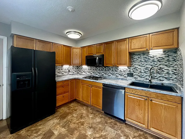2714 Allegany Ave — Photo 8