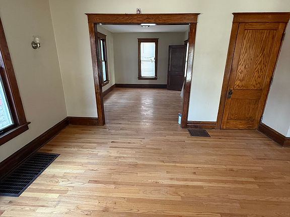 3rd image of 208-210-212 Blackhawk St #212