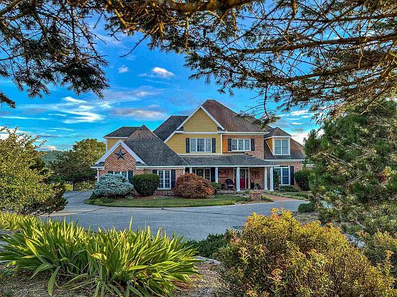 4th image of 320 Whistle Creek Dr
