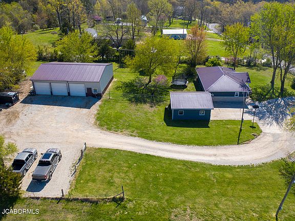 3rd image of 266 E Simon Blvd