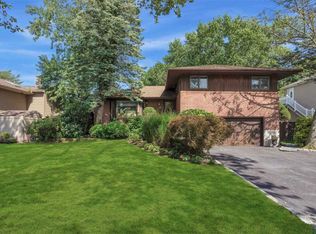 58 Winthrop Rd, Plainview, NY 11803