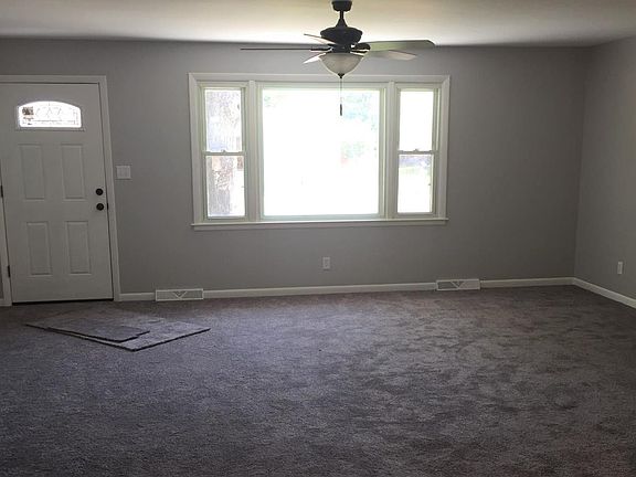 2nd image of 805 Marcia Dr