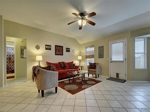 4th image of 1816 Southcreek Dr