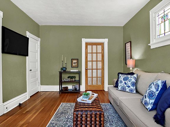 4th image of 4136 Burgen Ave