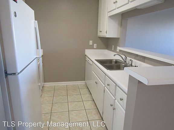 2nd image of 158 Woodmere Dr #1