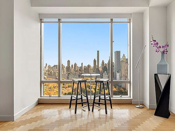 3rd image of 1 Central Park N #33B