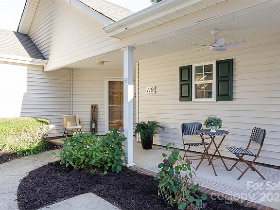 3rd image of 119 Ashwood Ln