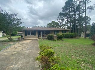 225 Rowe Ave, Aberdeen, NC 28315