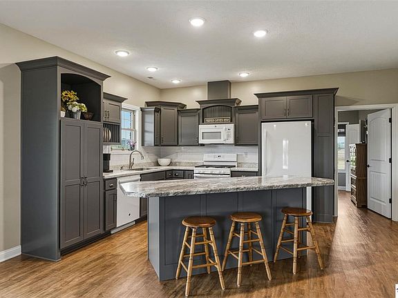 5th image of 2899 Flaherty Rd