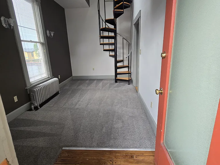1309 E 10th St #2 — Photo 4