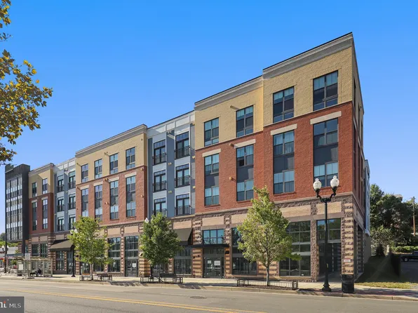 989 S Buchanan St #302, Arlington, VA 22204