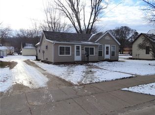 809 E Prospect St, Durand, WI 54736