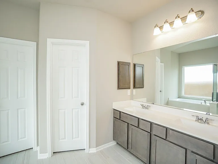 5463 Grand View Dr — Photo 16