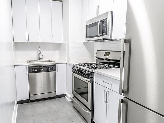 4th image of 400 E 89th St APT 11K