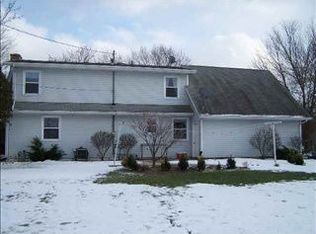 27589 Bittersweet Ln, Elkhart, IN 46514